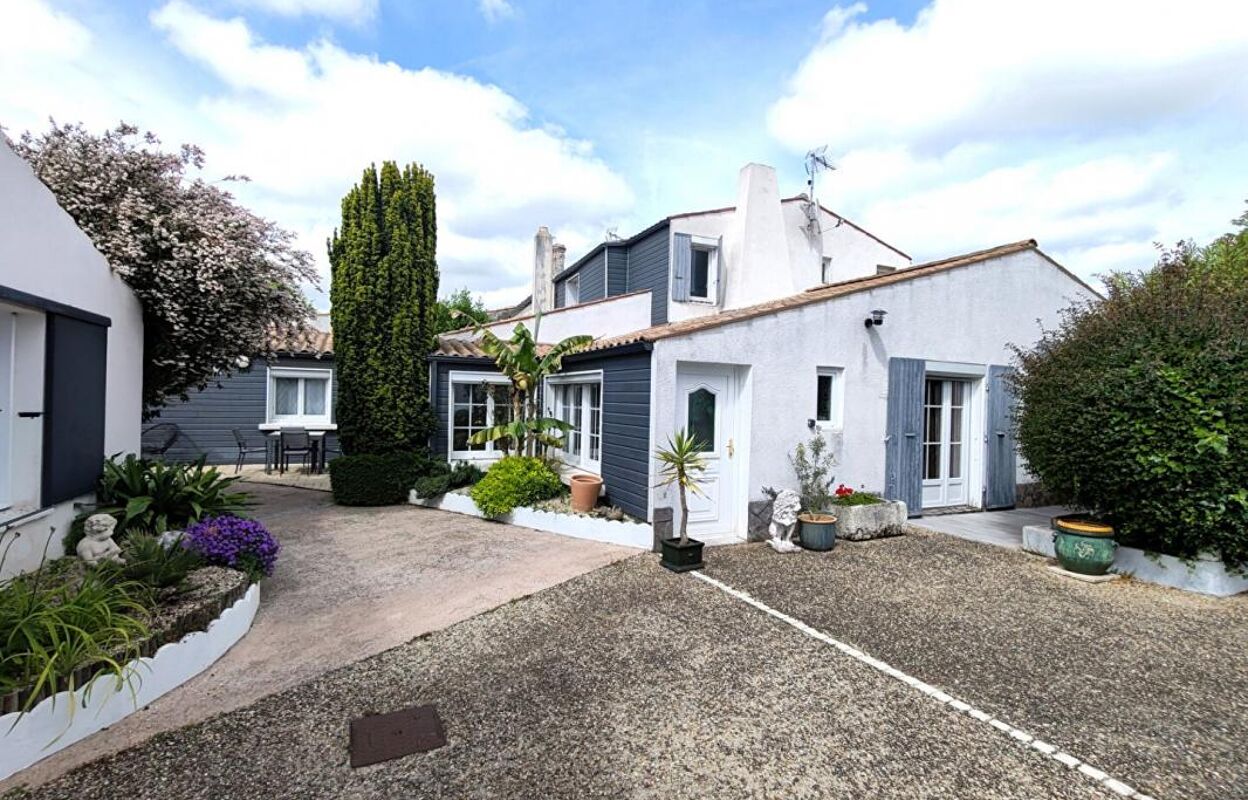 maison 7 pièces 215 m2 à vendre à Saint-Xandre (17138)