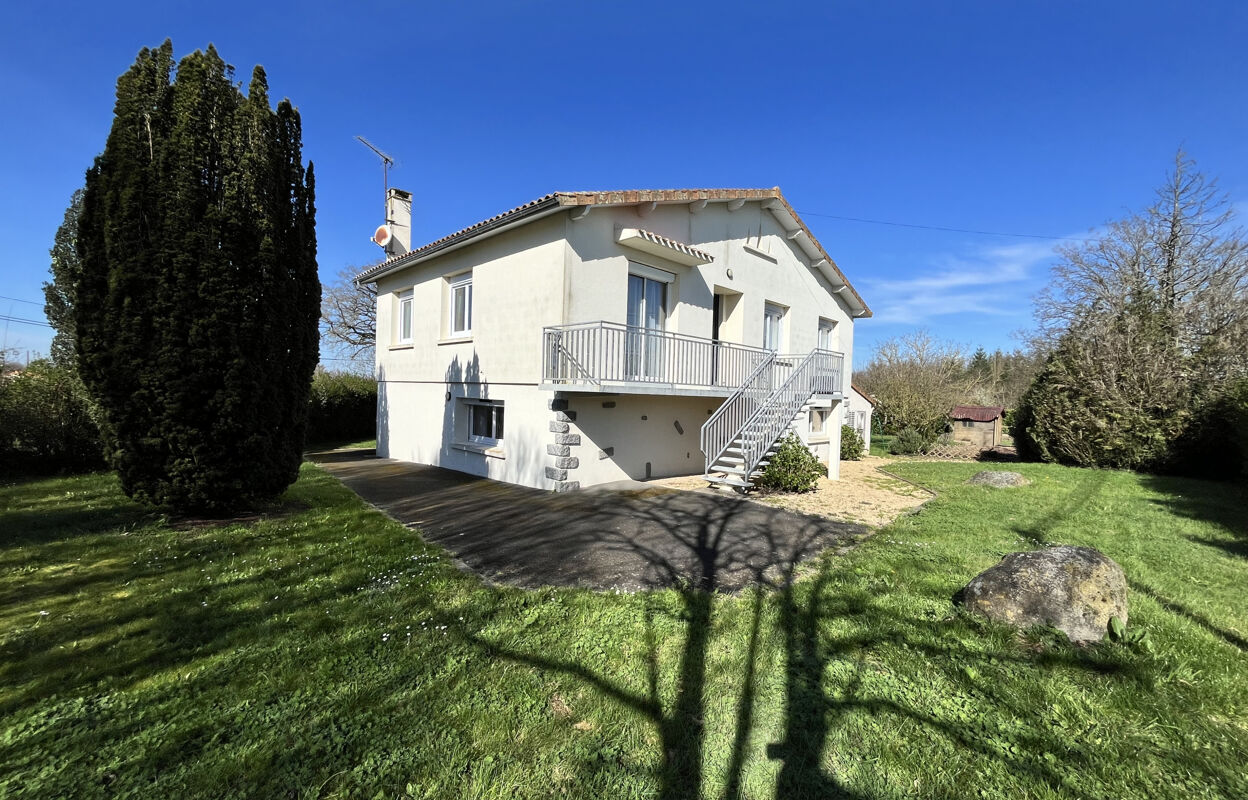 maison 5 pièces 134 m2 à vendre à Bressuire (79300)