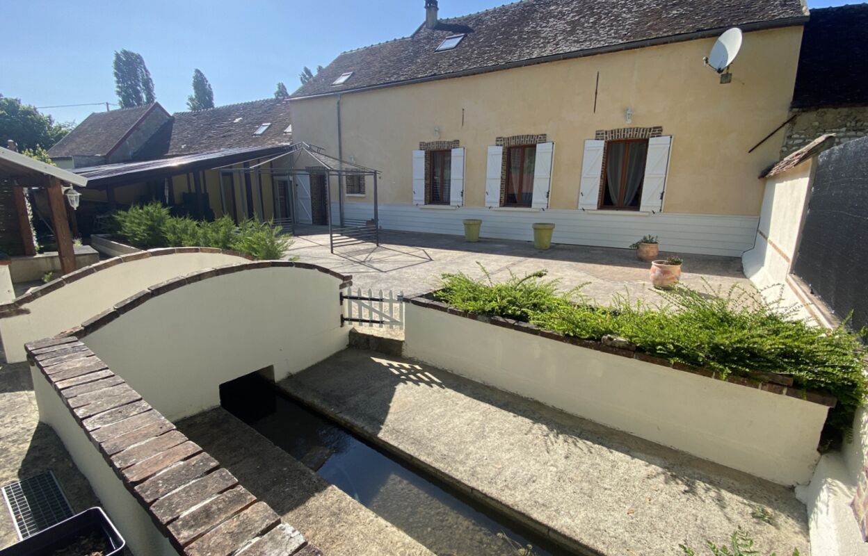 maison 8 pièces 260 m2 à vendre à Pont-sur-Vanne (89190)
