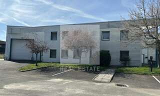 Commerce  967 m² à louer à Toussieu (69780)