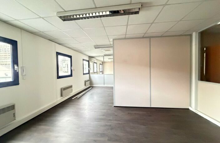 BUREAUX à LOUER — photo 4