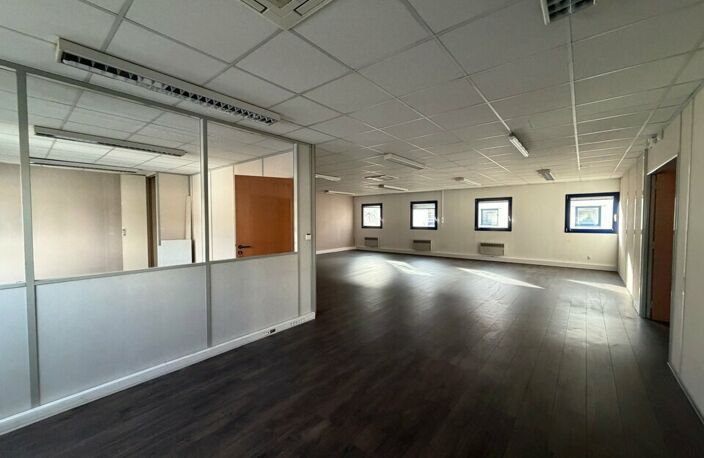 BUREAUX à LOUER — photo 5