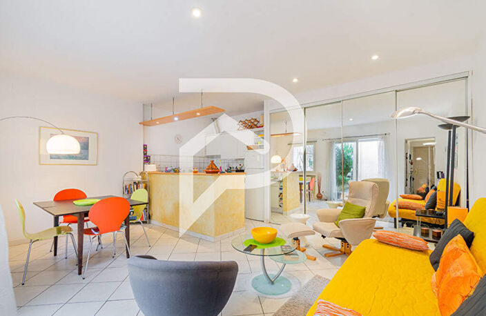 ENDOUME / SAMATAN - MARSEILLE 13007 - T2 47m² — photo 2