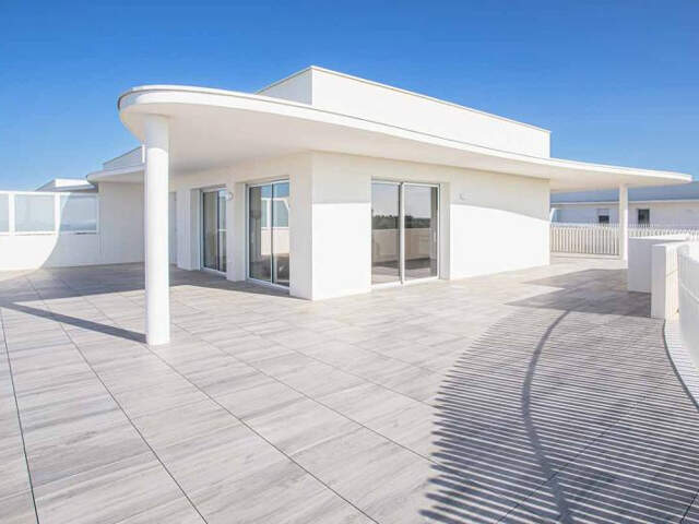 Sérignan : appartement T4 vue mer avec terrasse — photo du bien