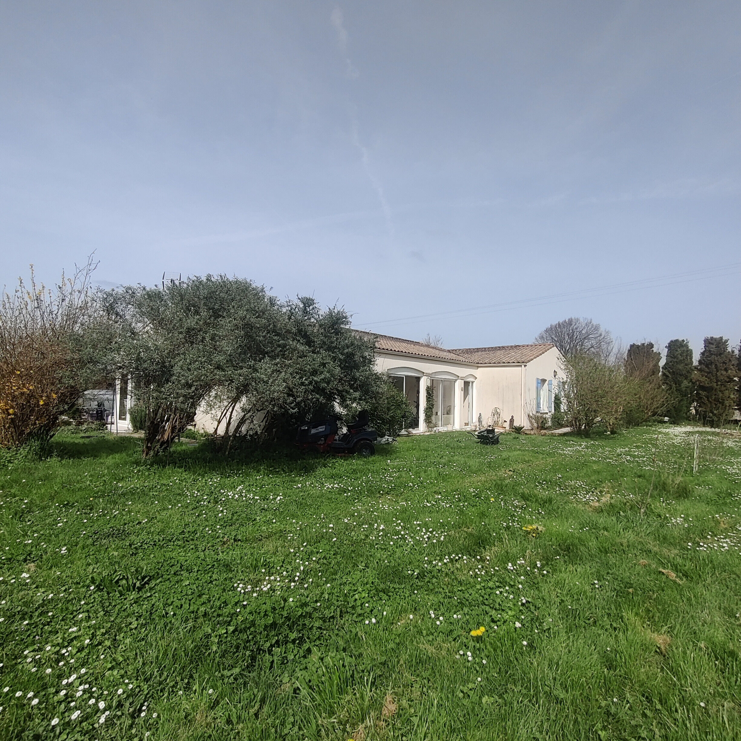 Villa / Maison  T5 à vendre Clam 17500