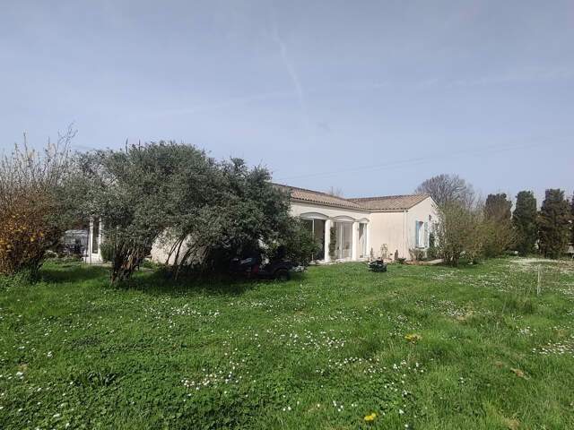 MAISON CONTEMPORAINE 4 CHAMBRES - 6 kms de JONZAC — photo du bien