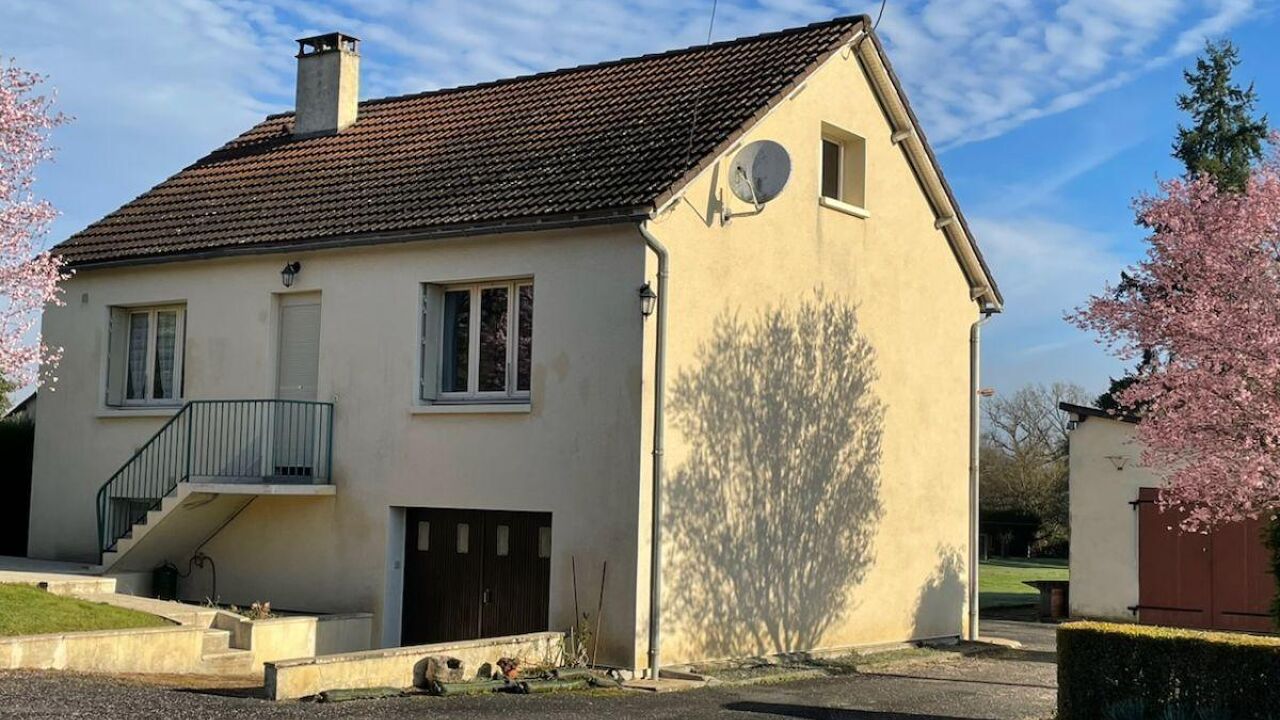 maison 4 pièces 77 m2 à vendre à Saint-Silvain-Bas-le-Roc (23600)