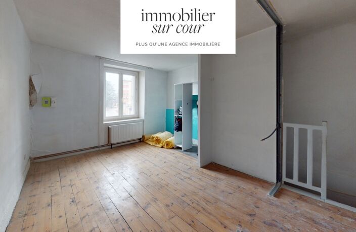 Centre de la Talaudière , duplex avec terrasse et dépendances à réhabiliter — photo 2