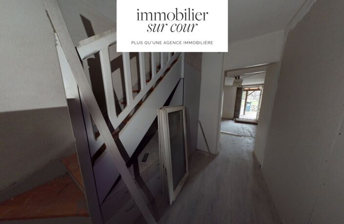 Centre de la Talaudière , duplex avec terrasse et dépendances à réhabiliter — photo 5