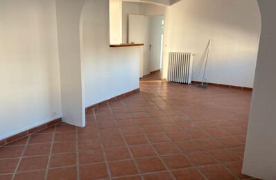 location appartement 1 495 € CC /mois à proximité de Périgny (94520)