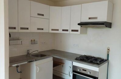 location appartement 725 € CC /mois à proximité de Moissy-Cramayel (77550)