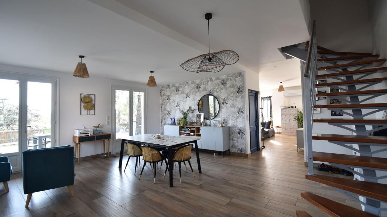 maison 5 pièces 205 m2 à vendre à Romans-sur-Isère (26100)