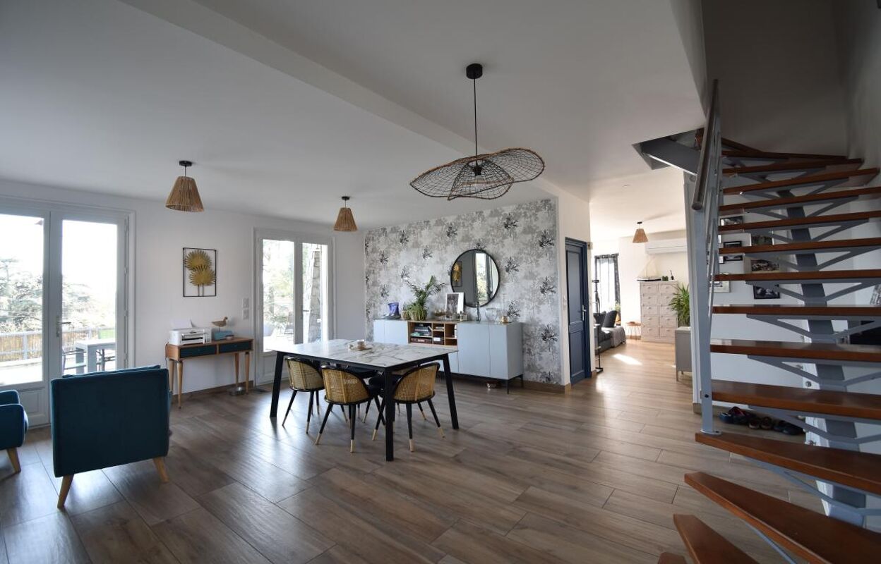 maison 5 pièces 205 m2 à vendre à Romans-sur-Isère (26100)