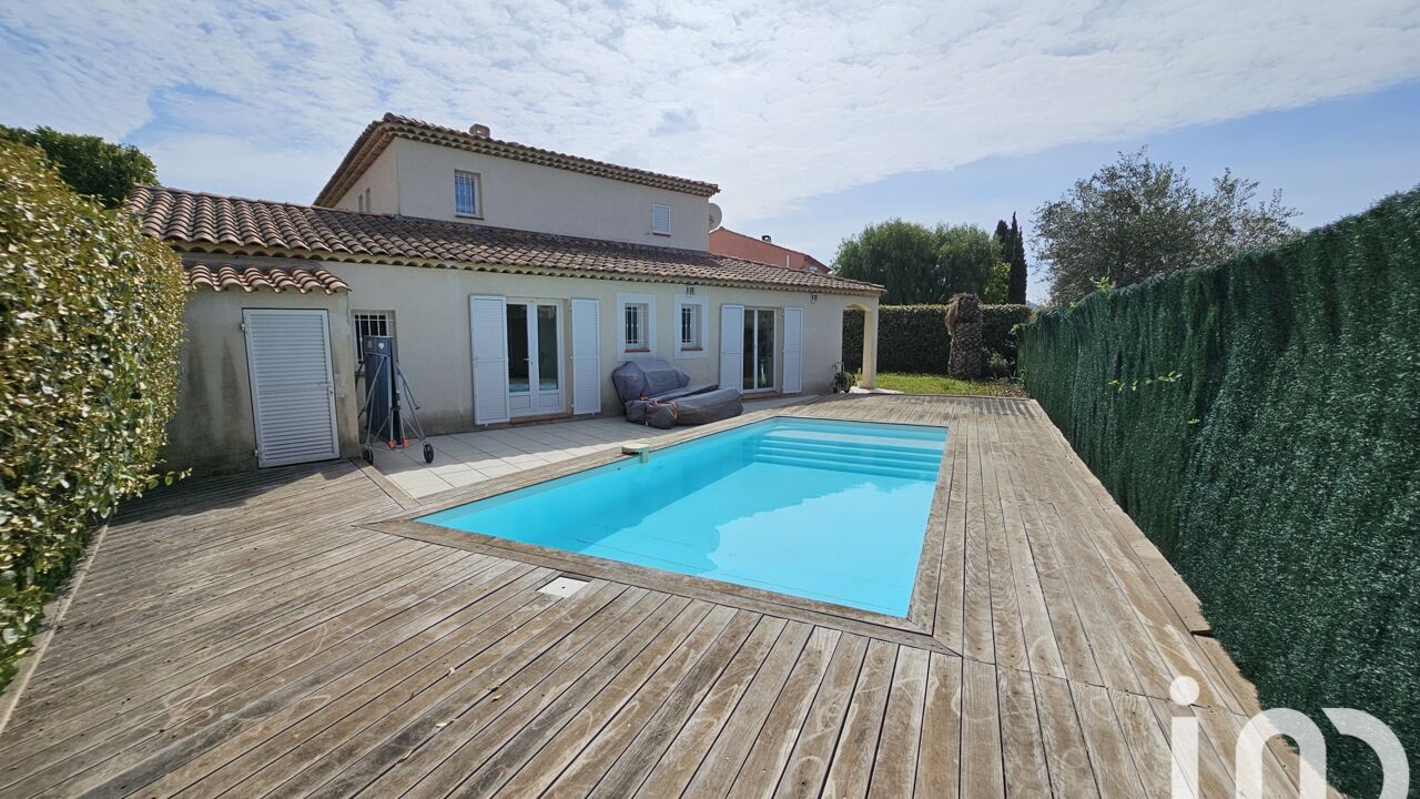 maison 6 pièces 185 m2 à vendre à Saint-Cyr-sur-Mer (83270)