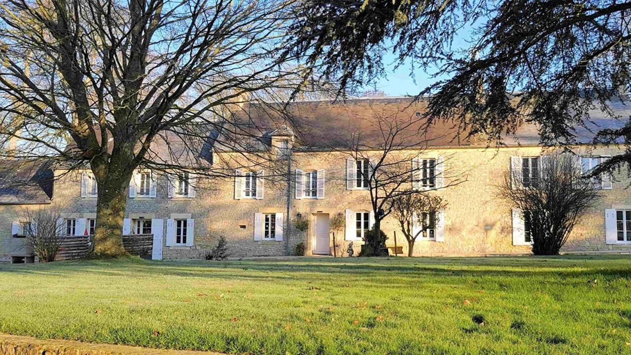 maison 11 pièces 330 m2 à vendre à Bayeux (14400)