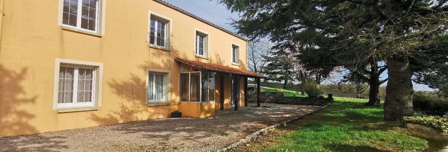 Maison 9 Pièces 186 m² à vendre à Xanton-Chassenon (85240)