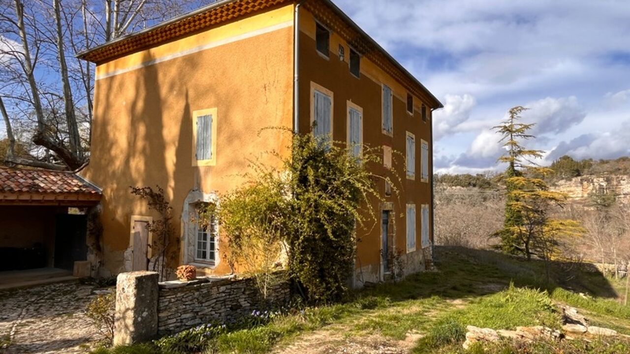 maison 12 pièces 450 m2 à vendre à La Roque-sur-Pernes (84210)