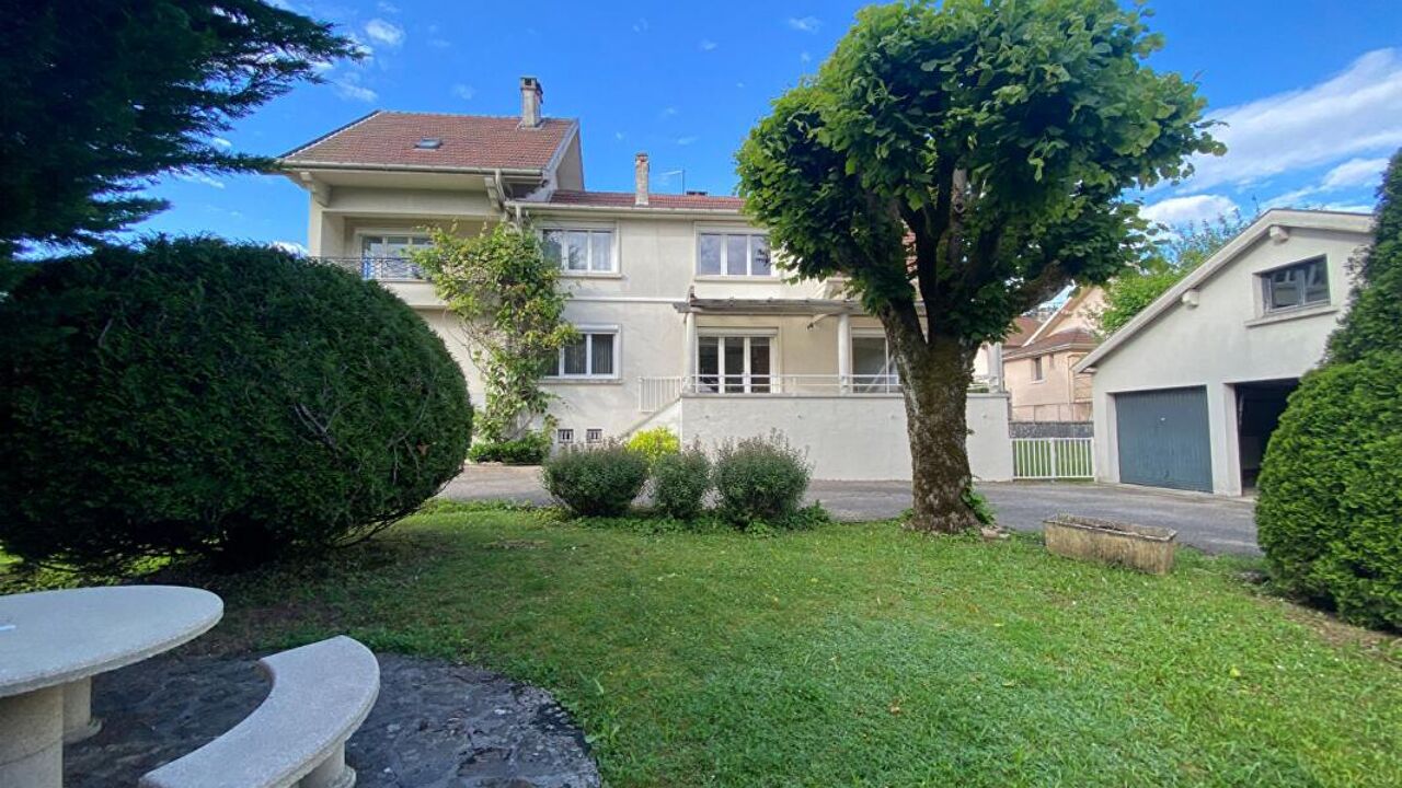 maison 11 pièces 299 m2 à vendre à Oyonnax (01100)