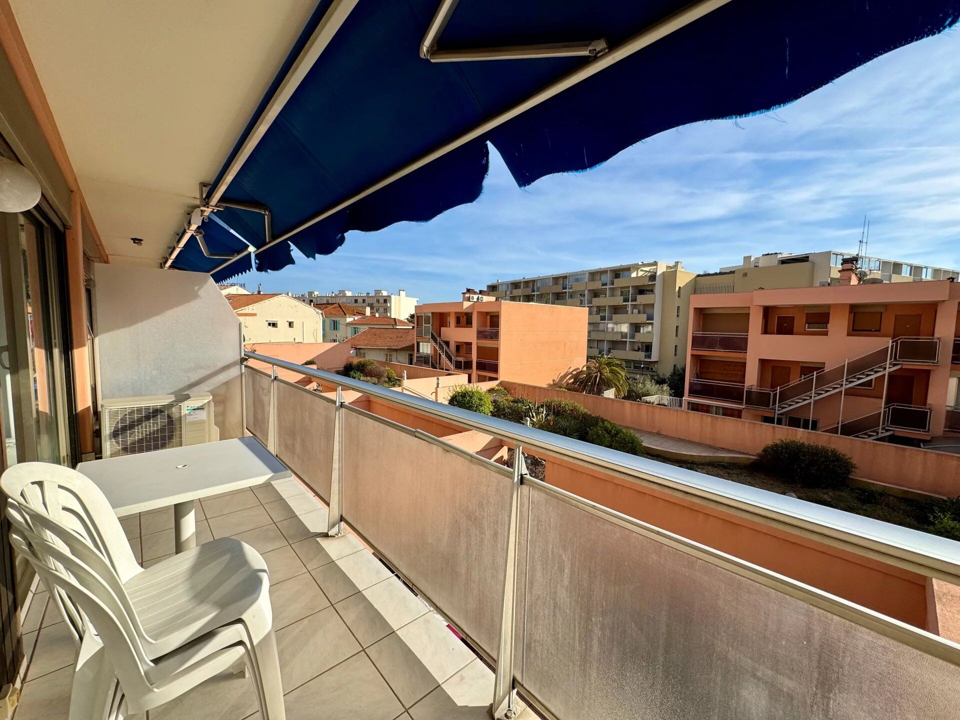 Appartement 1 pièces  à vendre Lavandou (Le) 83980