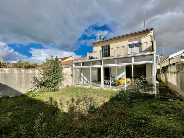 LE BOUSCAT - MAISON A RENOVER AVEC JARDIN — photo du bien