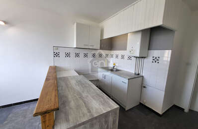 location appartement 700 € CC /mois à proximité de Montfrin (30490)