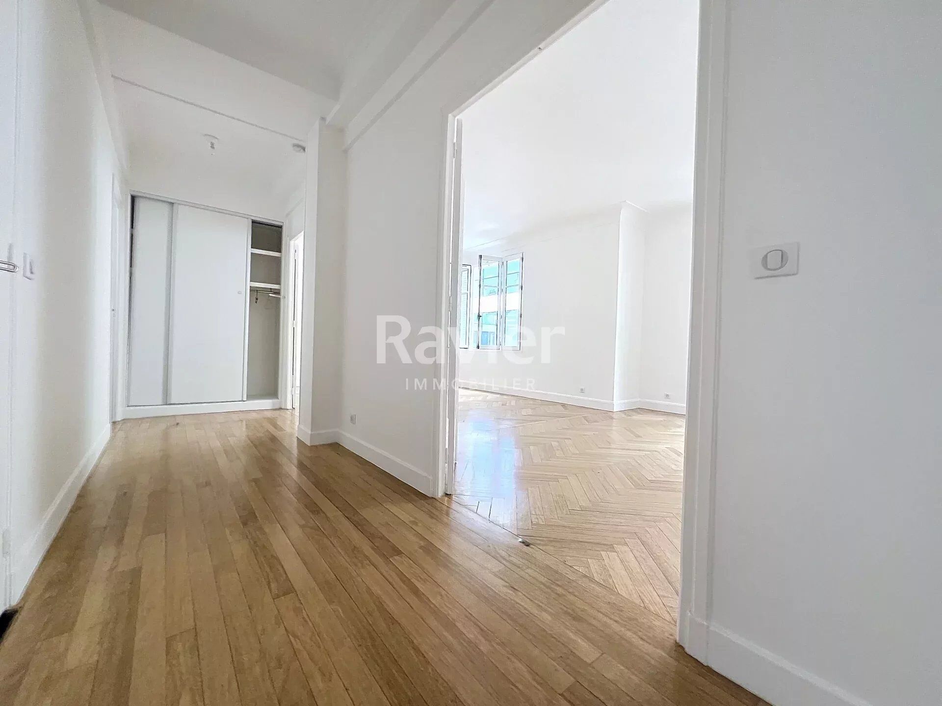 Appartement a louer paris-8e-arrondissement - 4 pièce(s) - 106 m2 - Surfyn