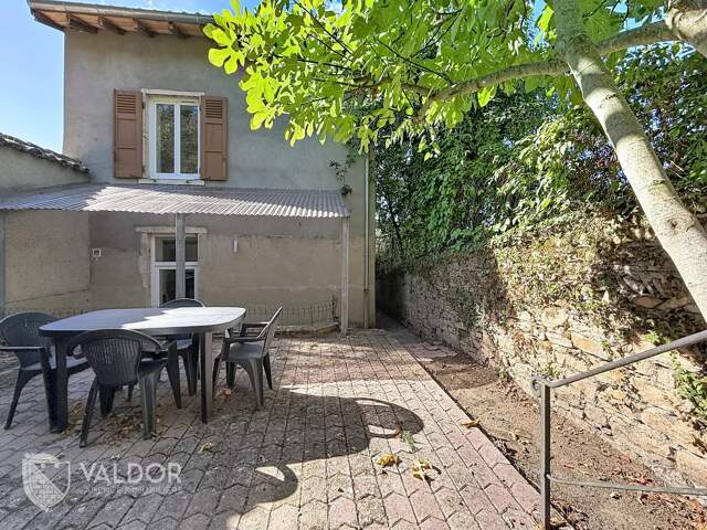 Maison avec garage et jardin hyper centre Montmerle — photo du bien