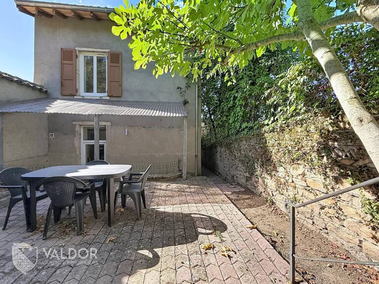 Maison avec garage et jardin hyper centre Montmerle — photo 1