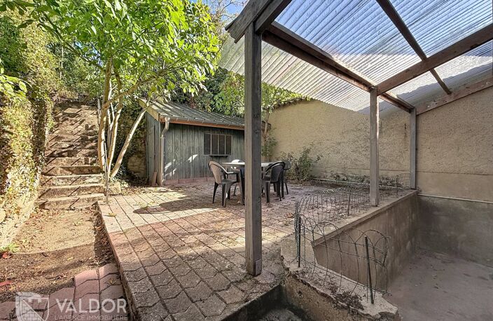 Maison avec garage et jardin hyper centre Montmerle — photo 2