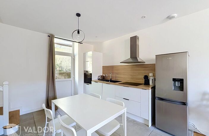 Maison avec garage et jardin hyper centre Montmerle — photo 3
