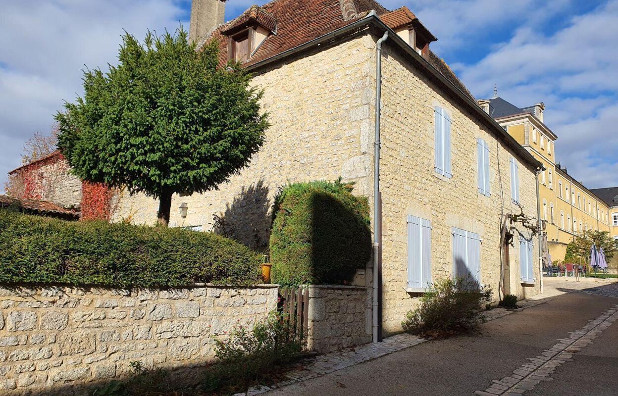 maison 6 pièces 175 m2 à vendre à Montfaucon (46240)