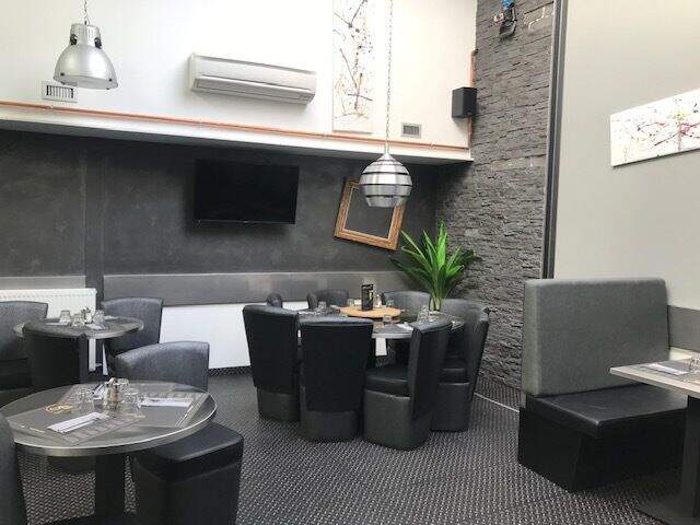 Immeuble indépendant : Local commercial + 3 appartements — photo du bien