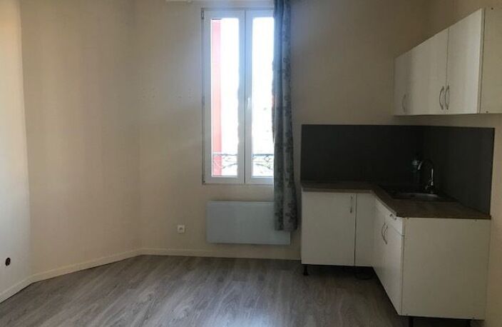 Immeuble indépendant : Local commercial + 3 appartements — photo 4