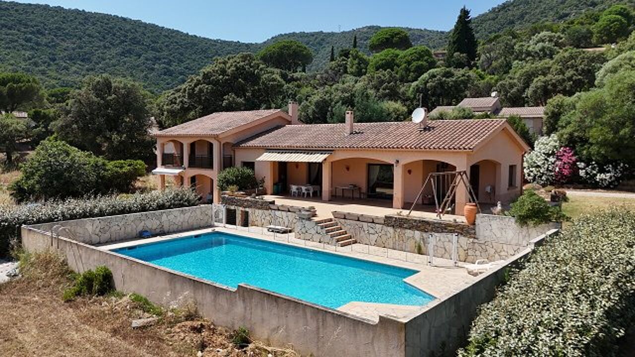 maison 8 pièces 212 m2 à vendre à Le Lavandou (83980)