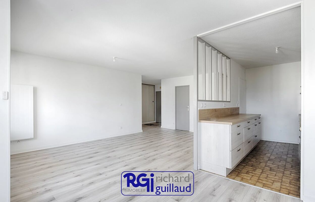appartement 5 pièces 108 m2 à vendre à L'Isle-d'Abeau (38080)