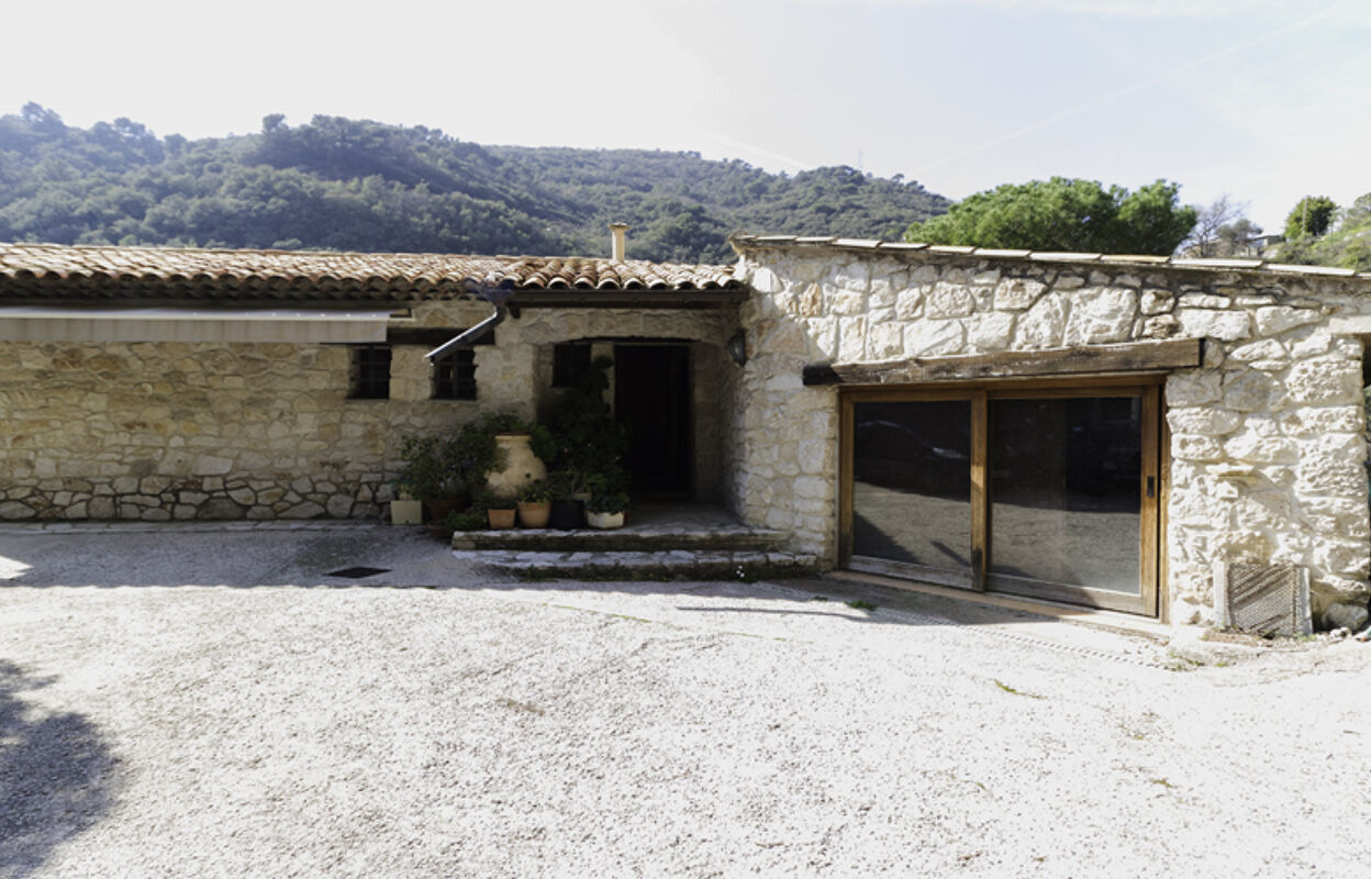 maison 7 pièces 264 m2 à vendre à Castellar (06500)