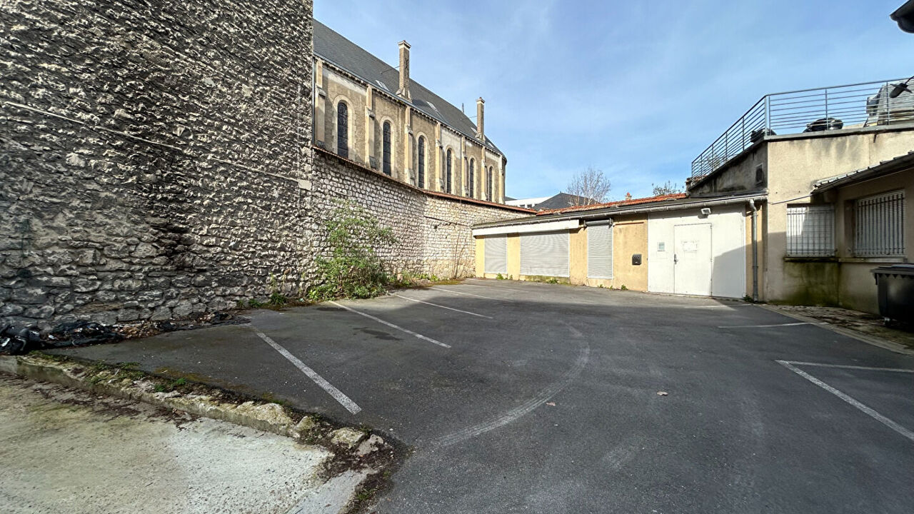 garage  pièces  m2 à louer à Reims (51100)