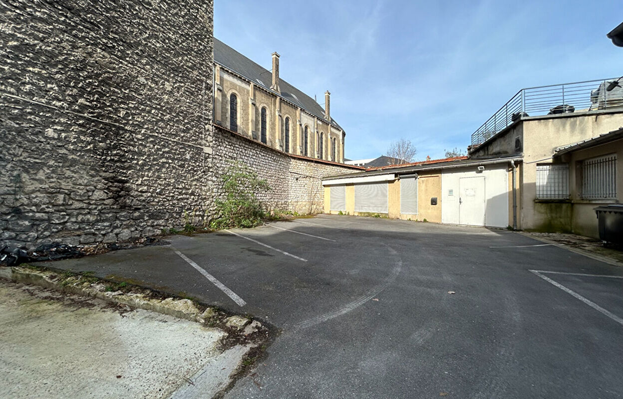 garage  pièces  m2 à louer à Reims (51100)