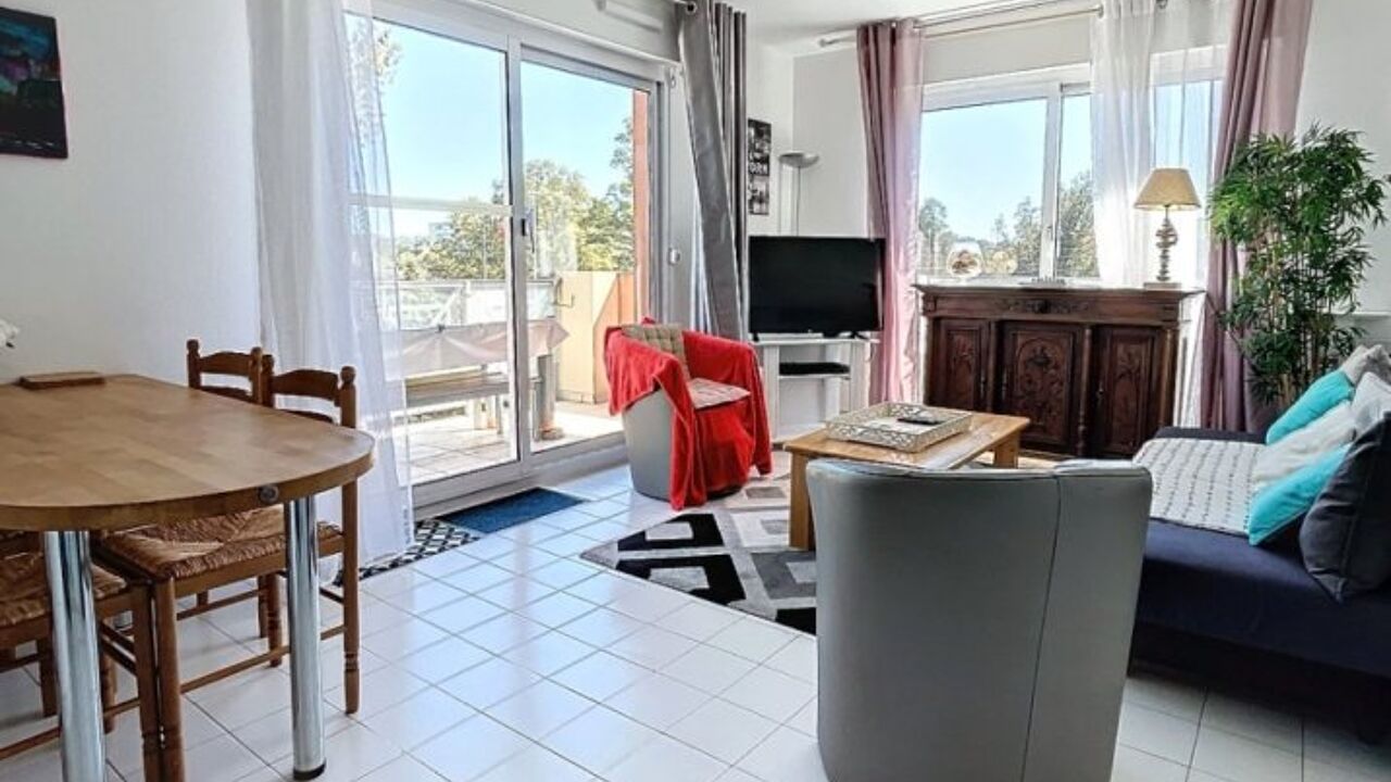 appartement 3 pièces 55 m2 à vendre à Saint-Raphaël (83530)