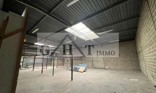 Local industriel  540 m² à louer à Bobigny (93000)