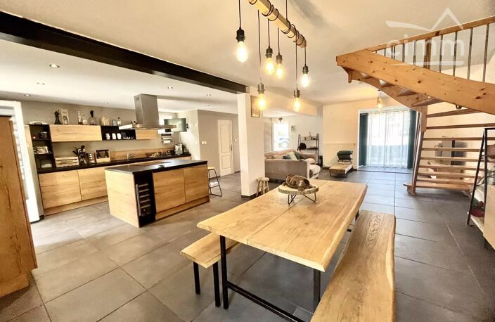 SOUS COMPROMIS maison entièrement rénovée avec garage sur parcel — photo 2