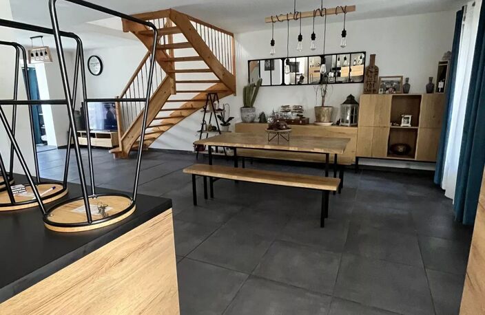 SOUS COMPROMIS maison entièrement rénovée avec garage sur parcel — photo 4