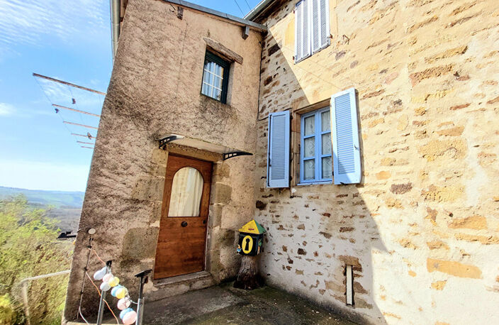 VENDU - Charmante maison de village  T3 avec terrasse et jardin — photo 2