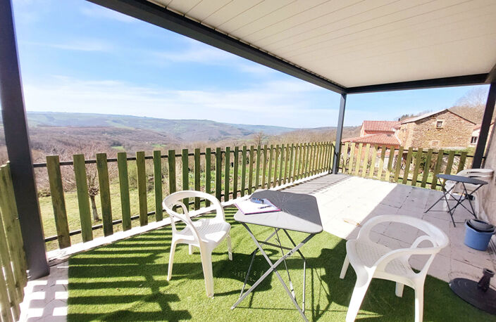 VENDU - Charmante maison de village  T3 avec terrasse et jardin — photo 3