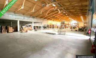 Local industriel  1200 m² à louer à Marches (26300)