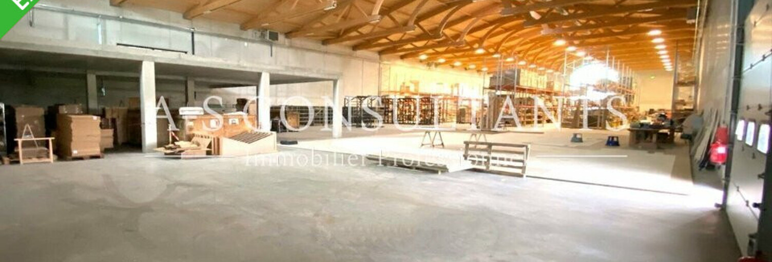 Local industriel  1200 m² à louer à Marches (26300)