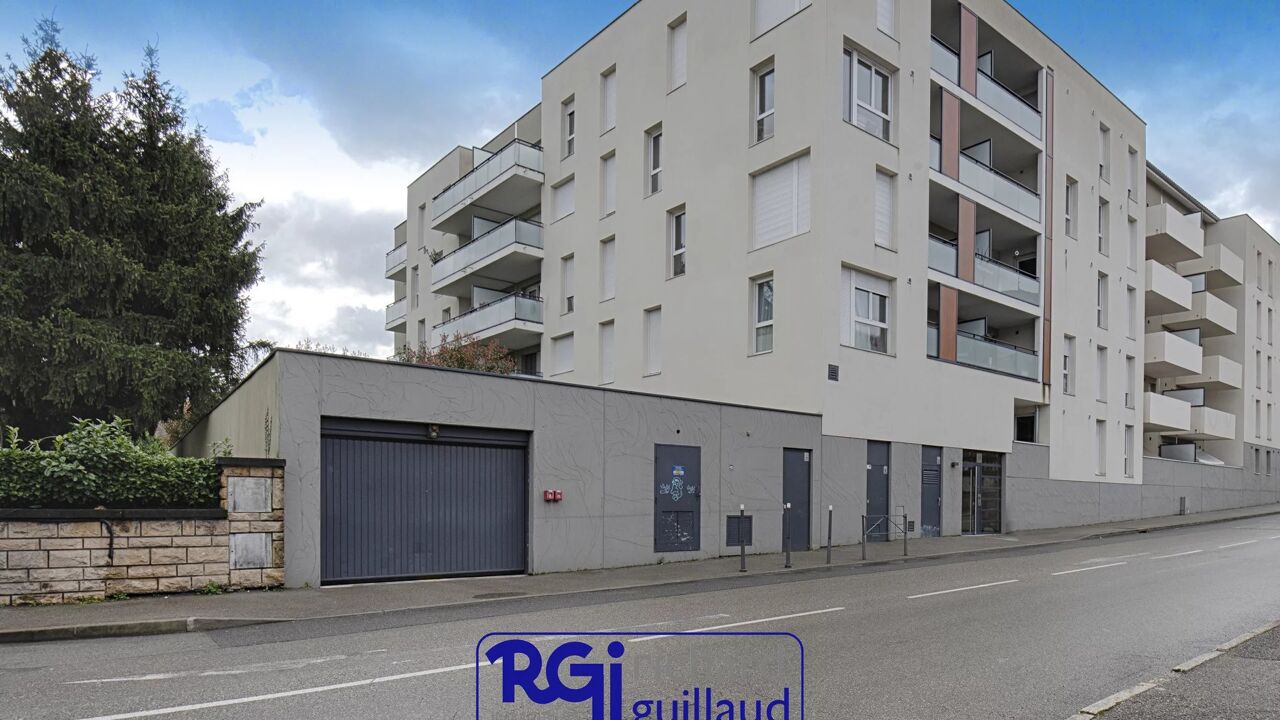 appartement 3 pièces 59 m2 à vendre à Bourgoin-Jallieu (38300)