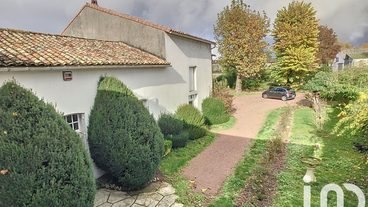 maison 9 pièces 259 m2 à vendre à Villefagnan (16240)