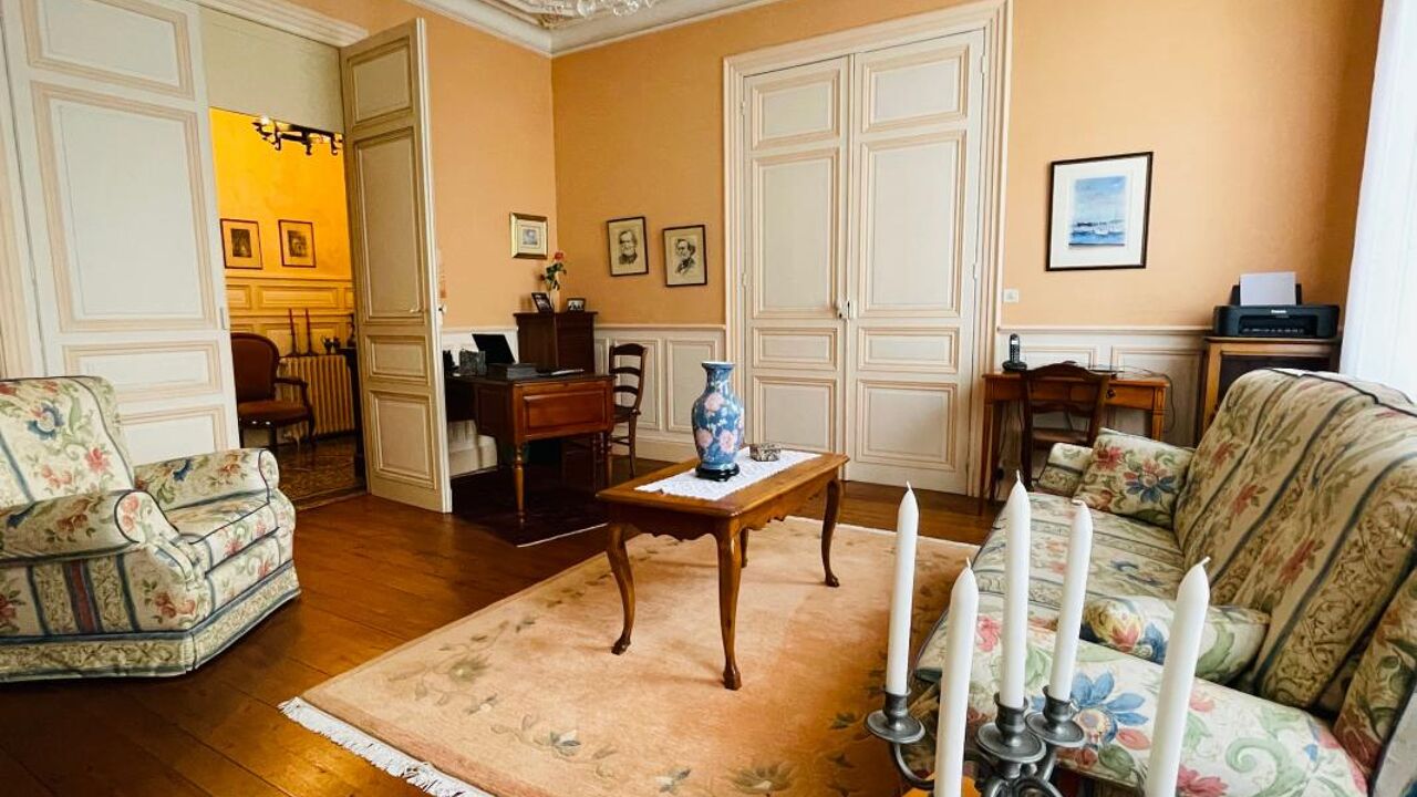 maison 7 pièces 237 m2 à vendre à Rochefort (17300)