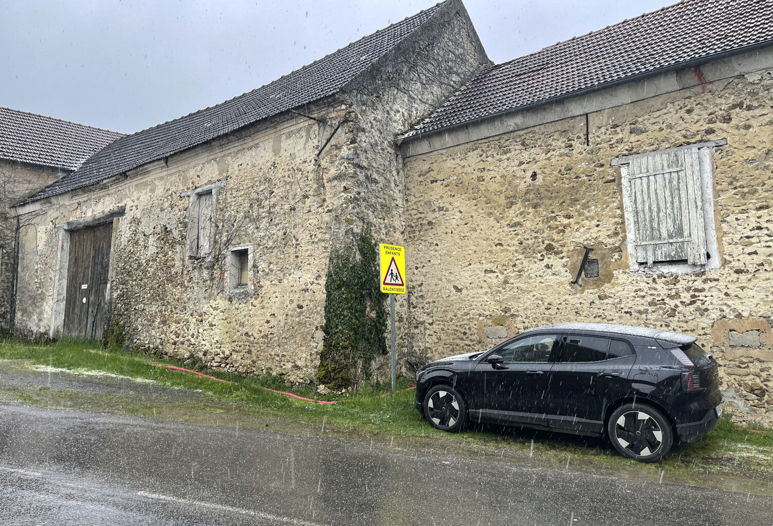 CORPS DE FERME À RÉNOVER  — photo 1